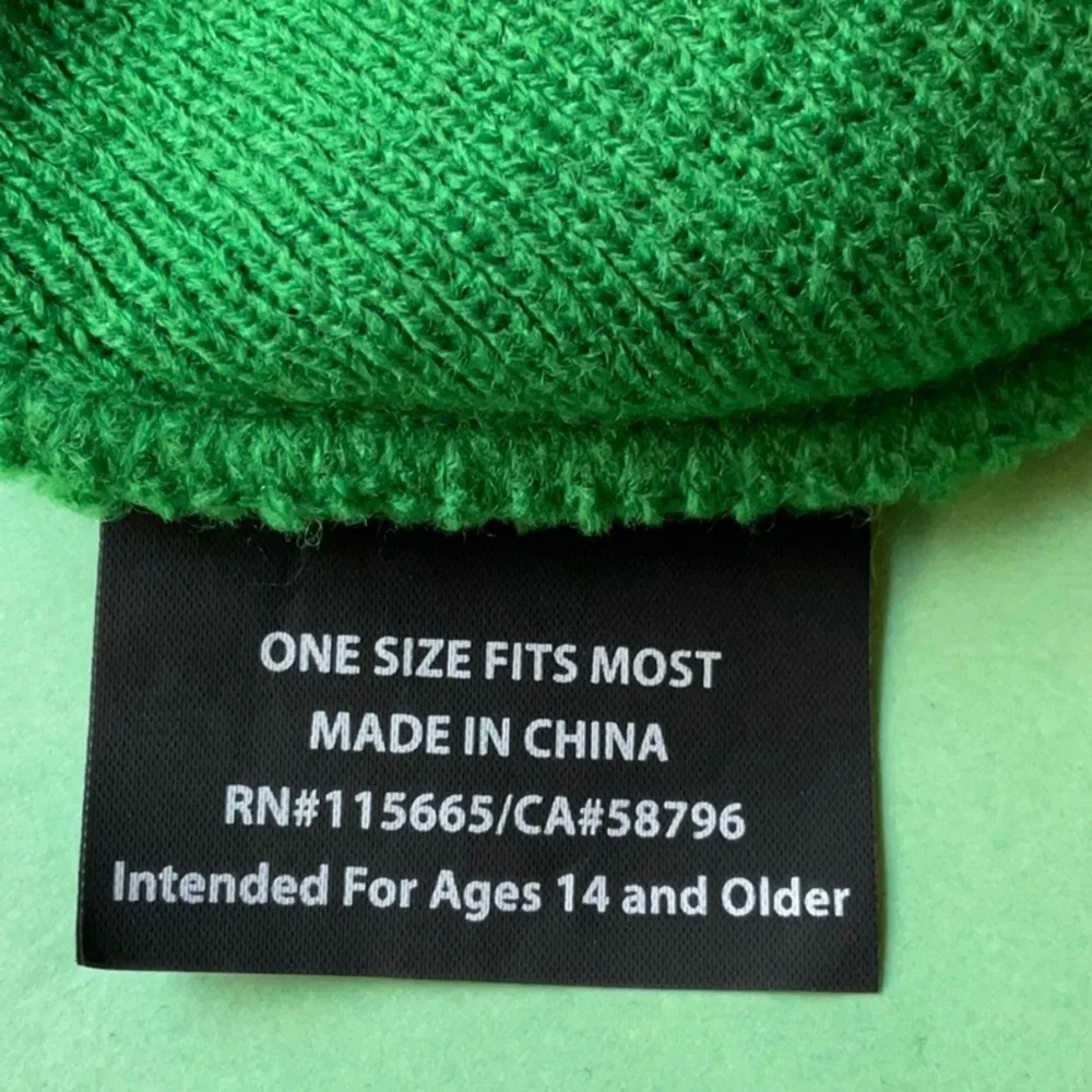 💚 RICK and MORTY™️ PICKLE ROCK RICK BEENIE 💚 - Picture 10 of 16